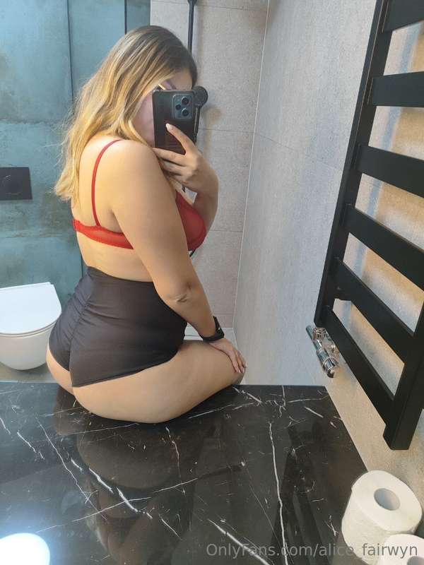 Alice_Fairwyn - Onlyfans - 29 Apr, 2025