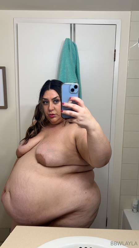 Nudes I just took tonight for you guys 👅 do you like my pig .. 2