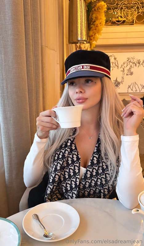 Tea, chicken tenders with fries & the Zoo. Just about sums m..
