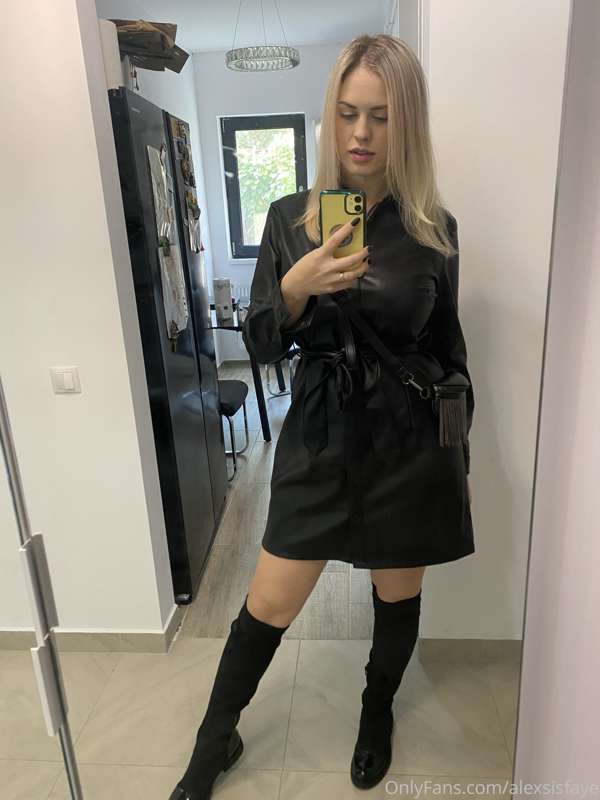 Ready to go out 😃 Do you like my outfit? 5