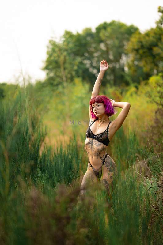 Une jolie madame dans la nature 🌿 1