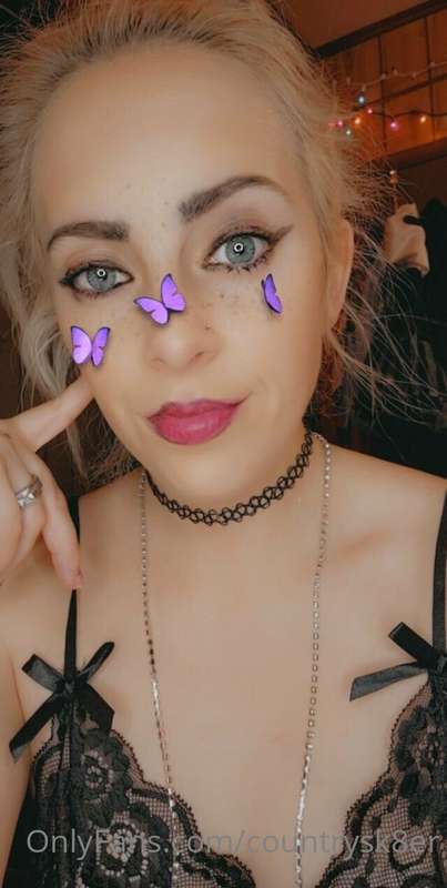 Couple sexy face selfies (; it’s always hot when I got somet..