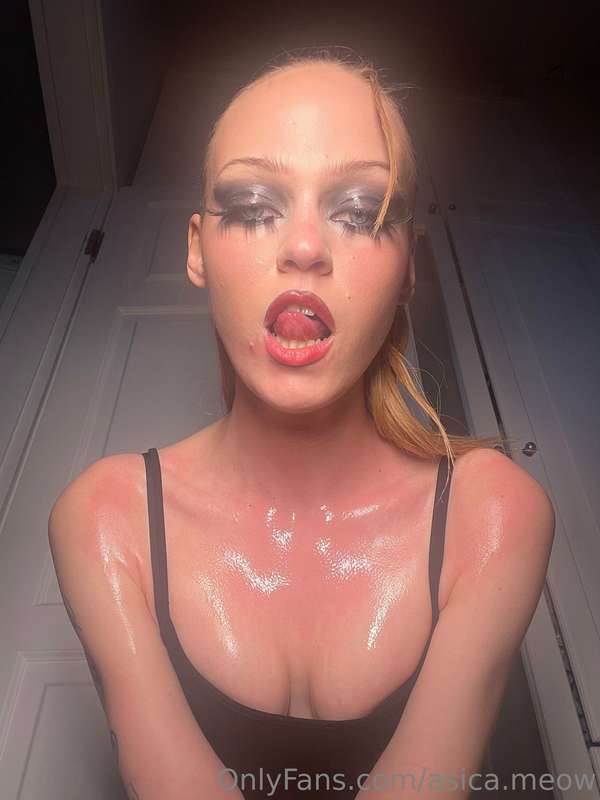 I always have a hot surprise for you 😈
