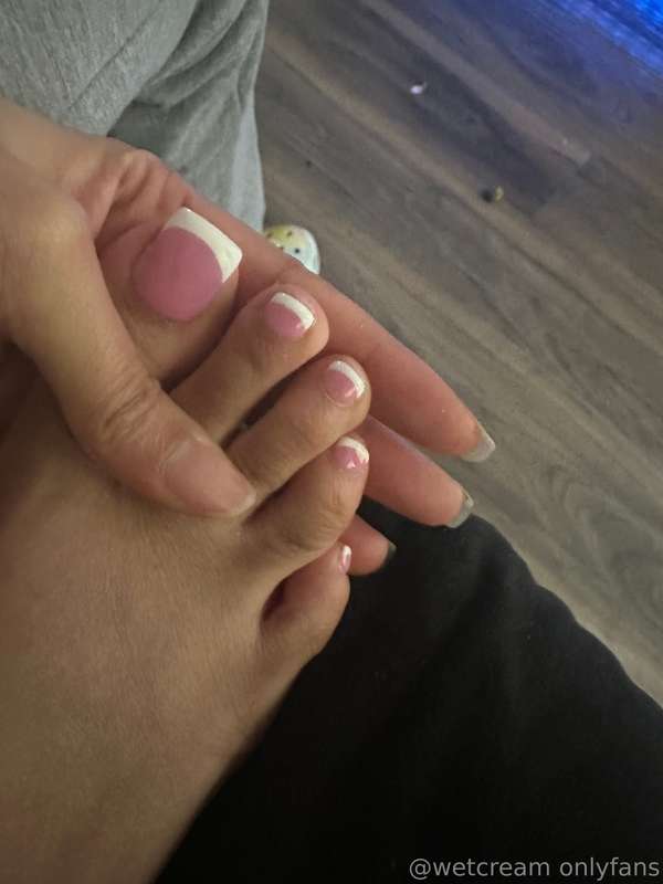 riding dildo & look at my new toes they pretty 💕💦💦🤤 1