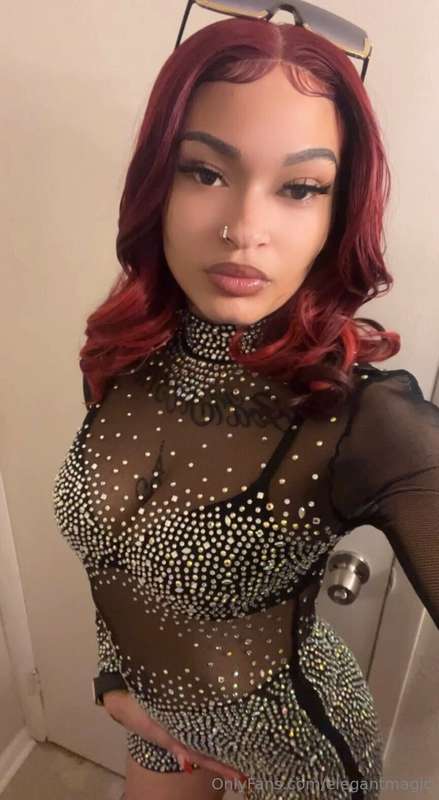 Red is my FAVORITE color 😻❤️  Dm me if you’re awake 🥹 let’s ..