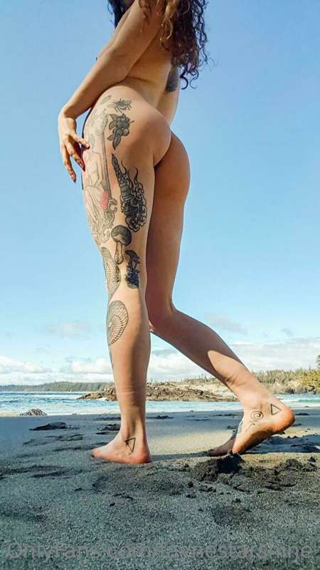 Beachy 🍑 days are coming 😘 3