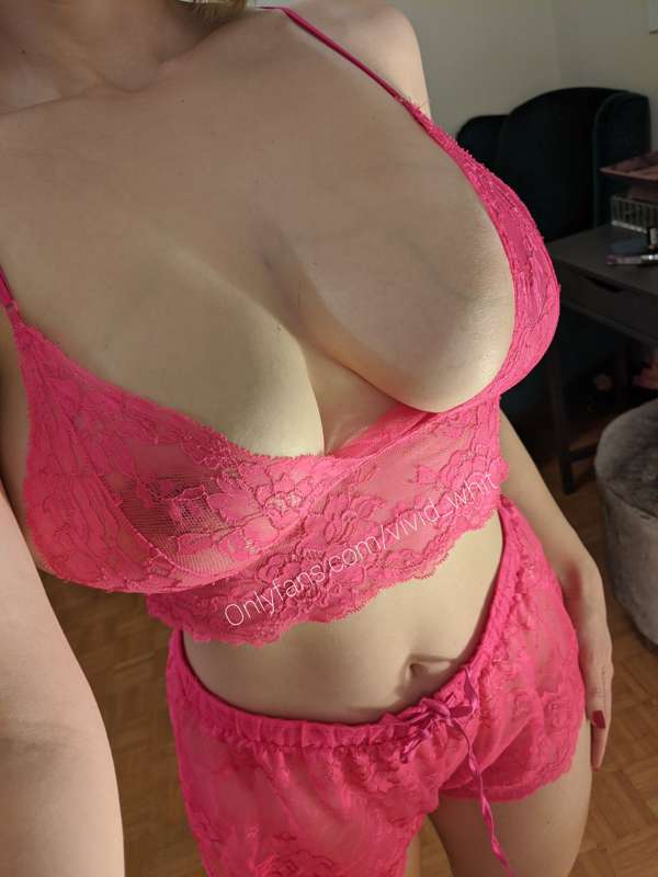 Hot pink Lacey pajamas + a clip of me bouncing my tits till .. 3