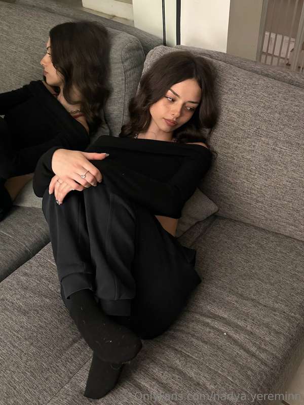 Just me, a cozy corner, and a little bit of peace🥰