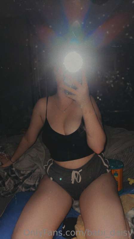 Daddy cum play and let me make you feel good 😏😫watch me cum ..