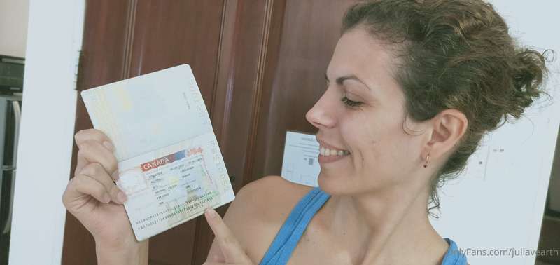 I received my passport with Canadian visa inside! Yahoo!!!! .. 1