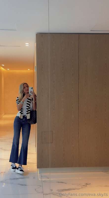 Imagine this:We’re designing a dreamy website together, coff..