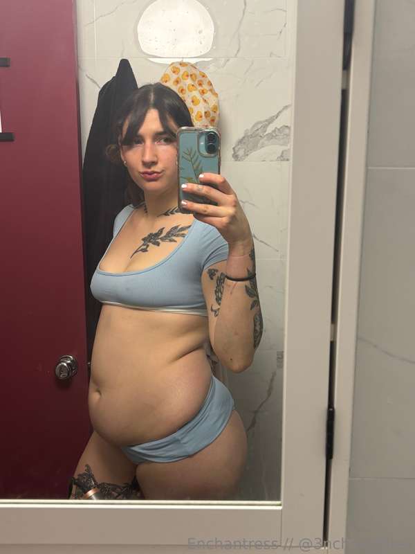You like puffy alt girls?? 🧚 1