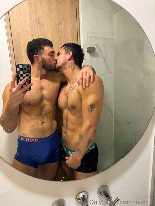 Hott session with tall, muscular Colombiano @vizarian in Bog..