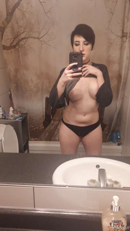 Cutie lil mirror selfies 😋 10