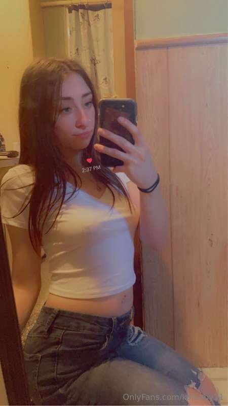 pretty & a lil curvy 😮‍💨🥰💋