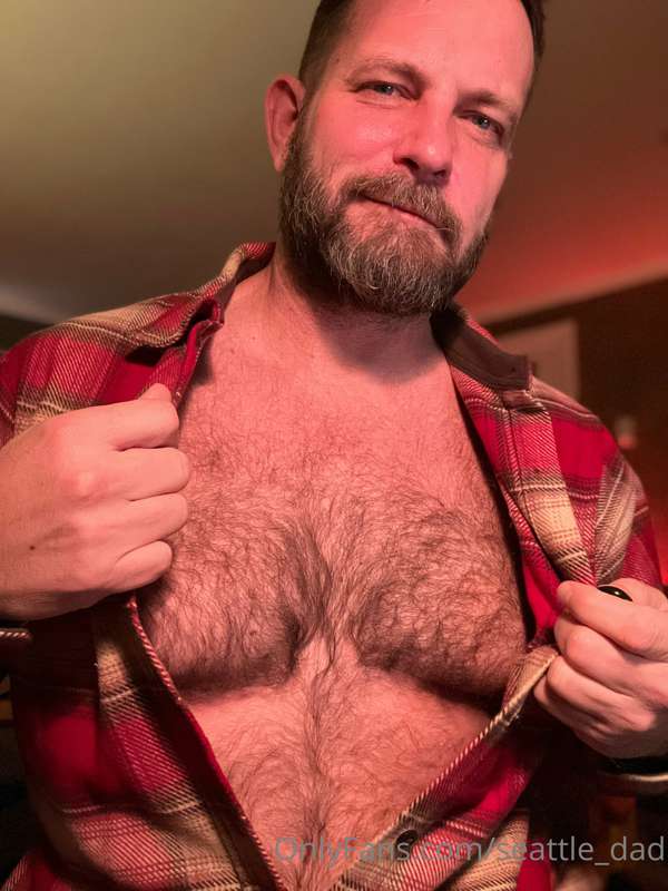I got home from work and is very horny. Anybody want to help.. 6