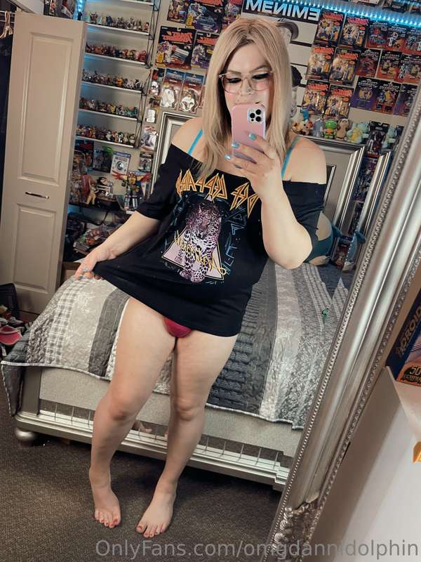 Geeky gals with cocks 🤓💙 10