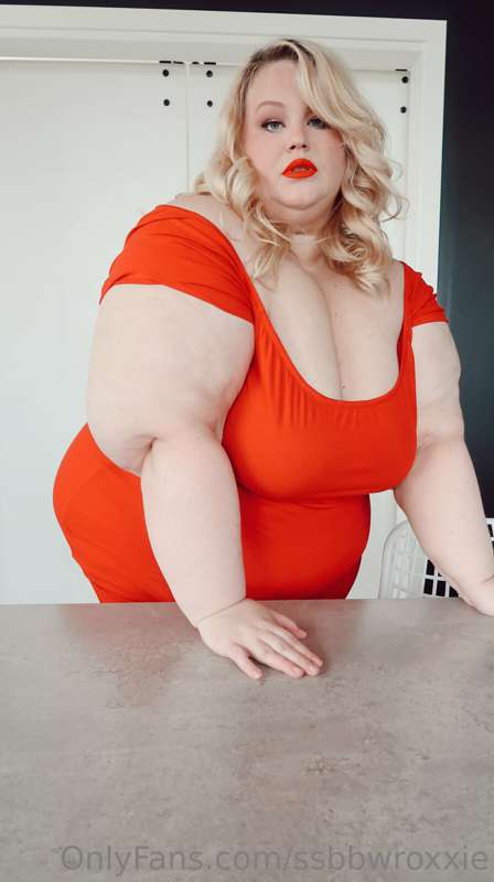 I put on my tightest red dress for you ❤️ I love the way it .. 17