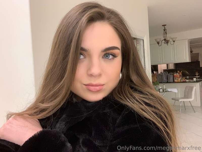 Happy New Years! Stay warm tonight loves! ❤️🥳

@meganmarx