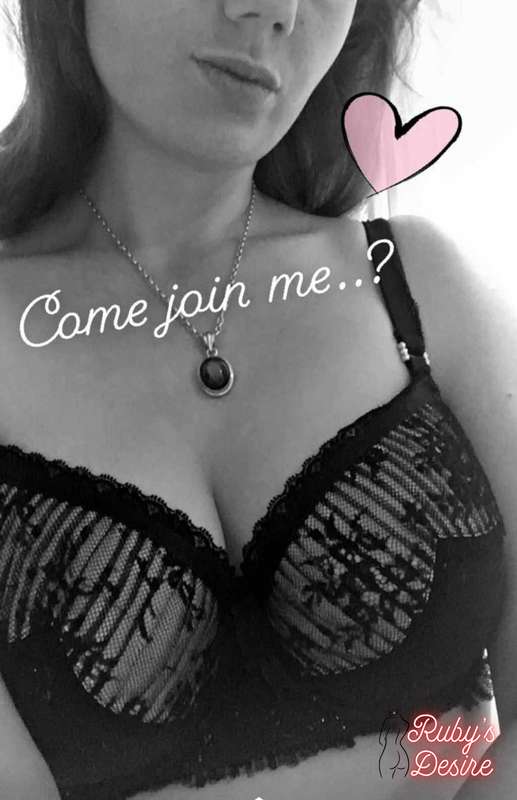 Welcome to Ruby's Desire! 💋  Hey there, lovely people! I’m R..