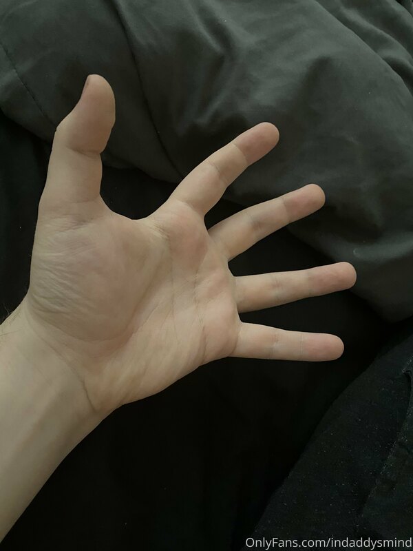These huge hands were made to be around throats and smacking..