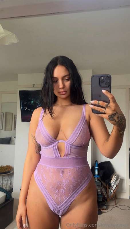 Dm me to see the nude version 🤭