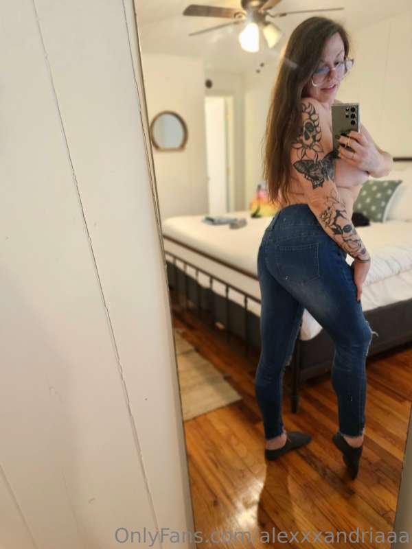 Alexxxandriaaa - Onlyfans - 01 Mar, 2023