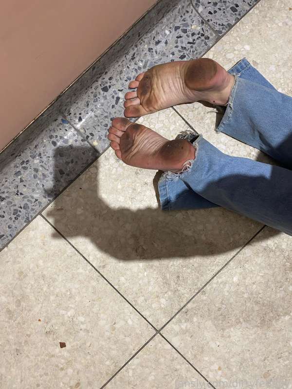 Dirtyfeetlily - Fansly - 22 Mar, 2025 1