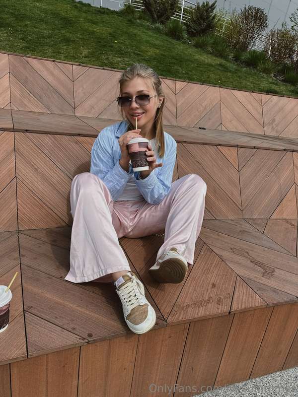 Beautiful sunny day, summer is coming🥰