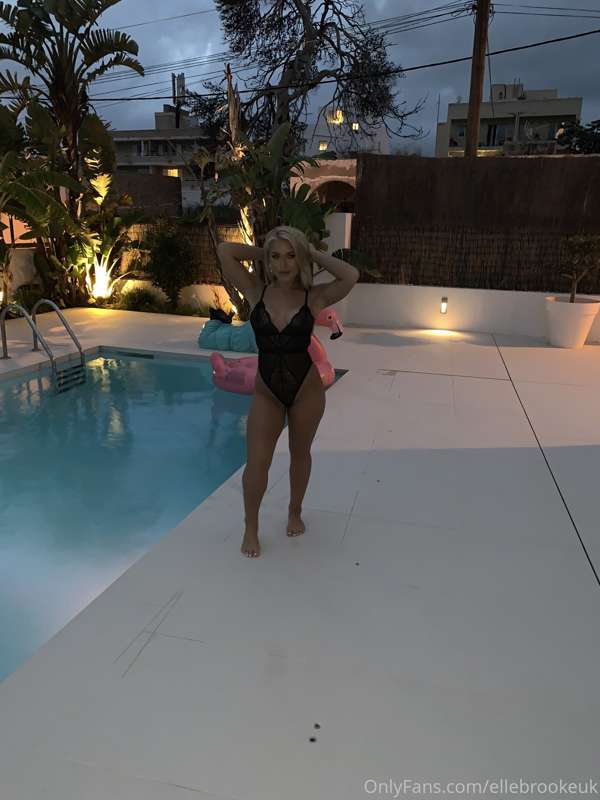 Have just landed in IBIZA and the heat is making me so fucki.. 16