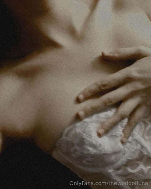 Do you like my collarbone?  1
