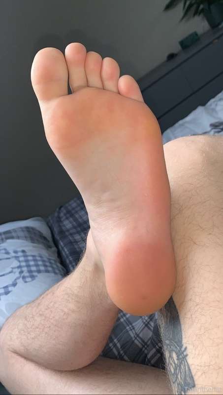 Some closeups 🧐 got a little cut on my big toe sorry 🌝 2