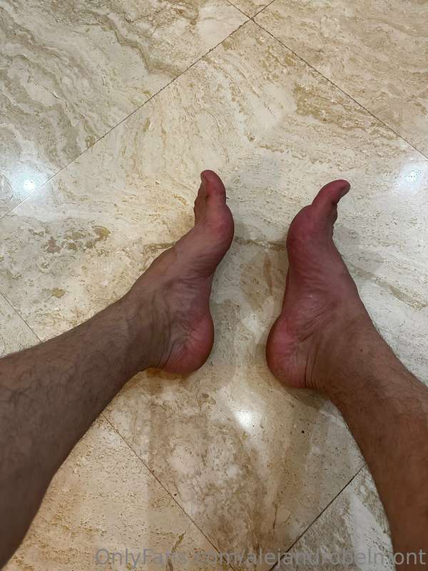 Feet, ass and balls 😈 13