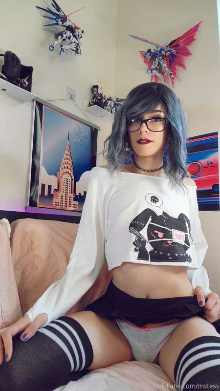 crop tops and skirts  ;3 love you all💖 6