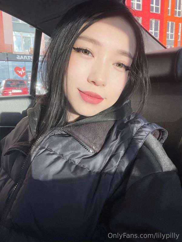 Flaunting my irresistible allure 🥰