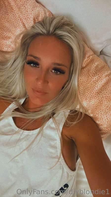 Sexy_Chloe - Onlyfans - 17 Dec, 2022