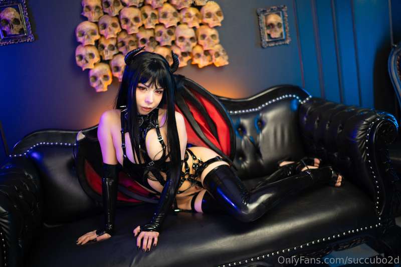 me encantan las chicas Succubo <3 es mi tematica favorita pa.. 4