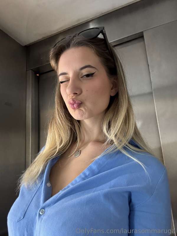 quando ti specchi e poi ti fai la fotina a caso😂🥰