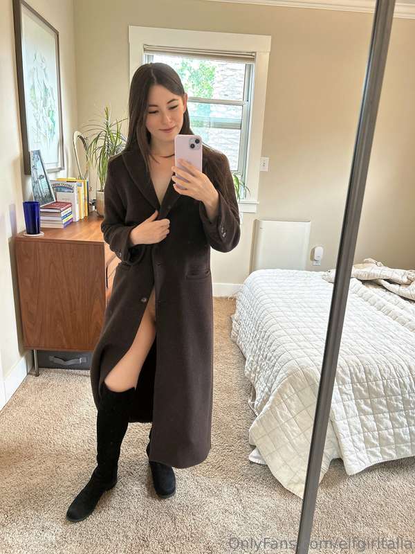She looks so normal and professional as she walks in your di.. 5