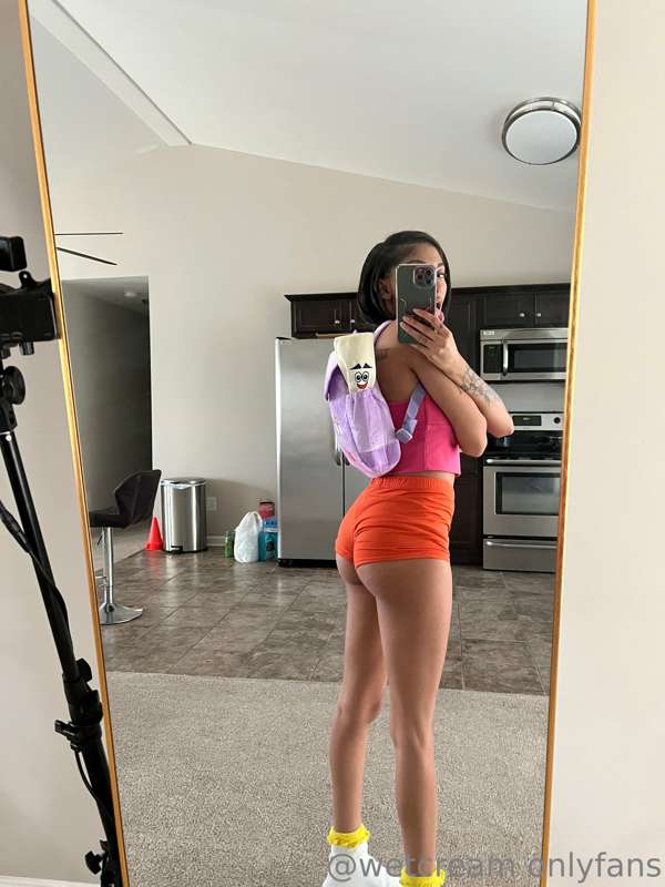 doraaaaa the explorer 💛 who want public content ( had to p i.. 40