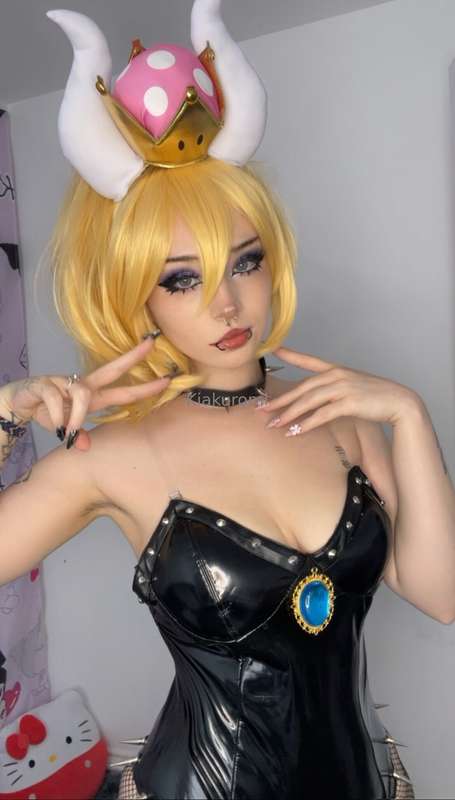 Scroll to see Bowsette naked :3