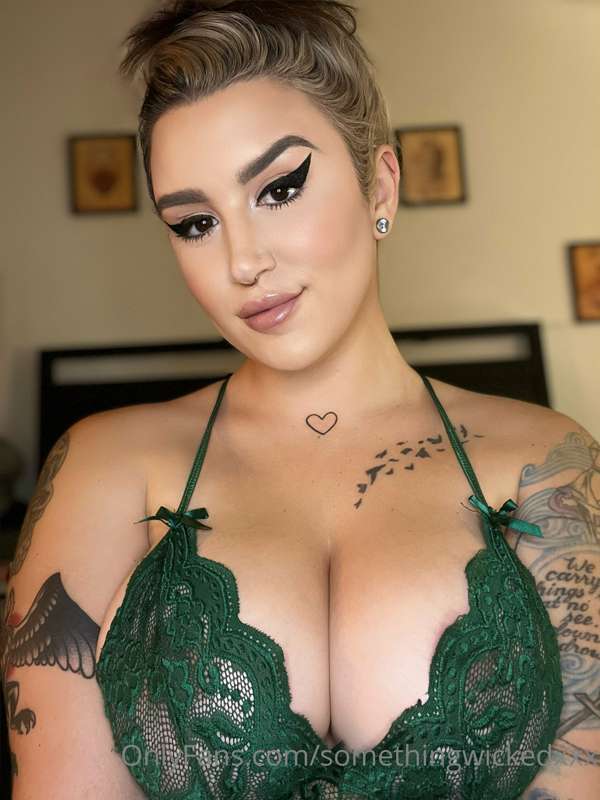 Hair down or hair up? 🧐