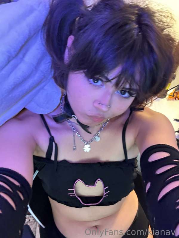 More content tomorrow babes :)
Goodnight 
Love u 
Kiyana 5