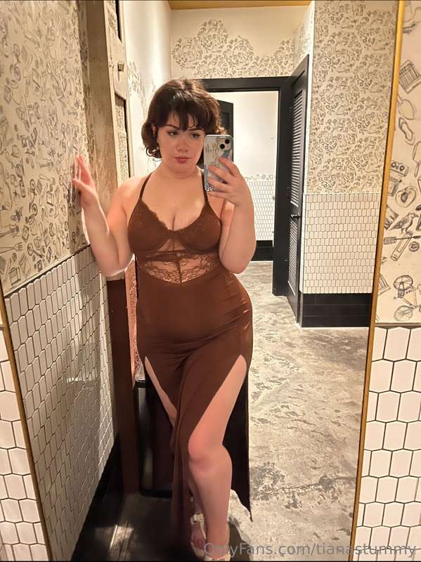 outgrown clothing try on!! + bonus picture of me in this dre.. 2