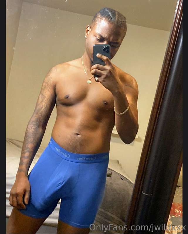 Morning guys 
Who else is horny. 😈