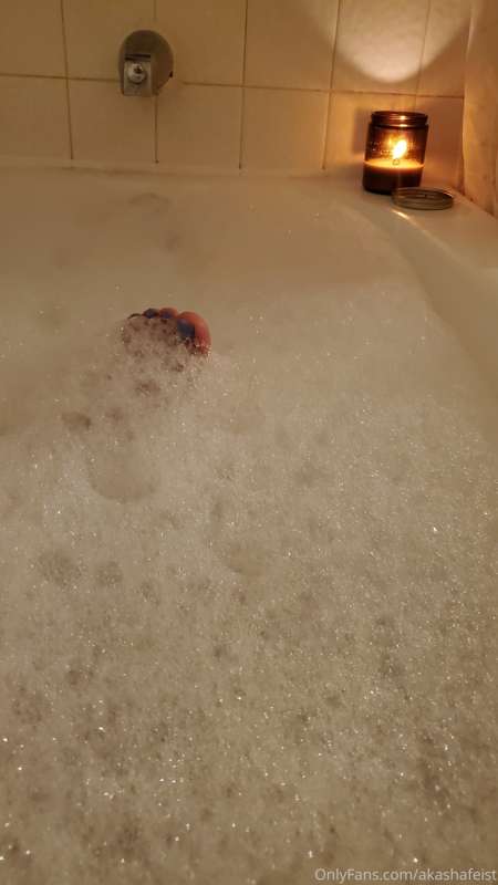 So glad to be home finally... bubble bath and wine to welcom..