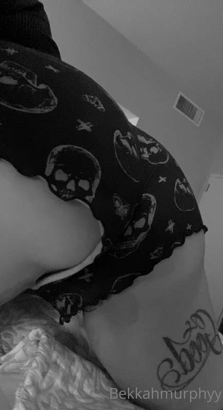Only $5 for 12 uncensored nudes!! Ass, tits, and pussy!! 1