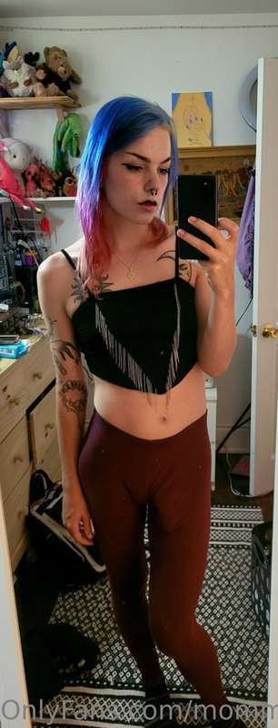 Do these pants make my dick look fat? 🧐 2