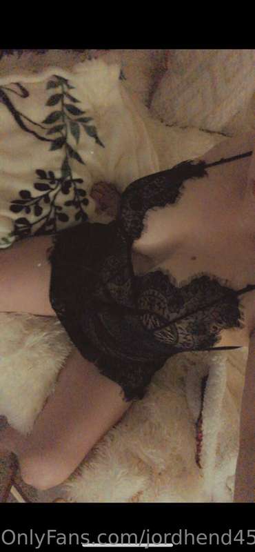 Wish someone was here to play with me 💋