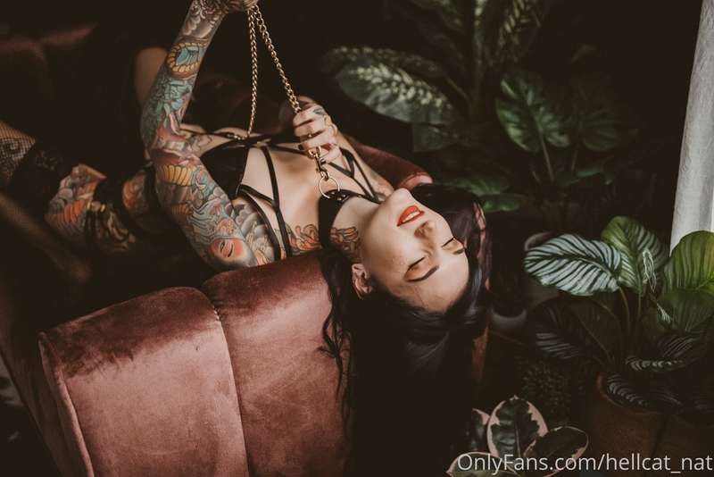 The lovely @alchemistboudoir sent me a little teaser preview.. 7